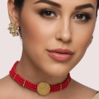 Dropship Bold Elegance Red Beaded Necklace with Ornate Gold Medallion