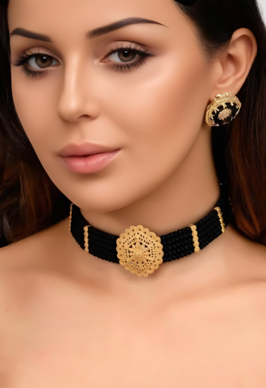 Dropship Majestic Noir Hexa Pendant Necklace with Black Crystal Beads